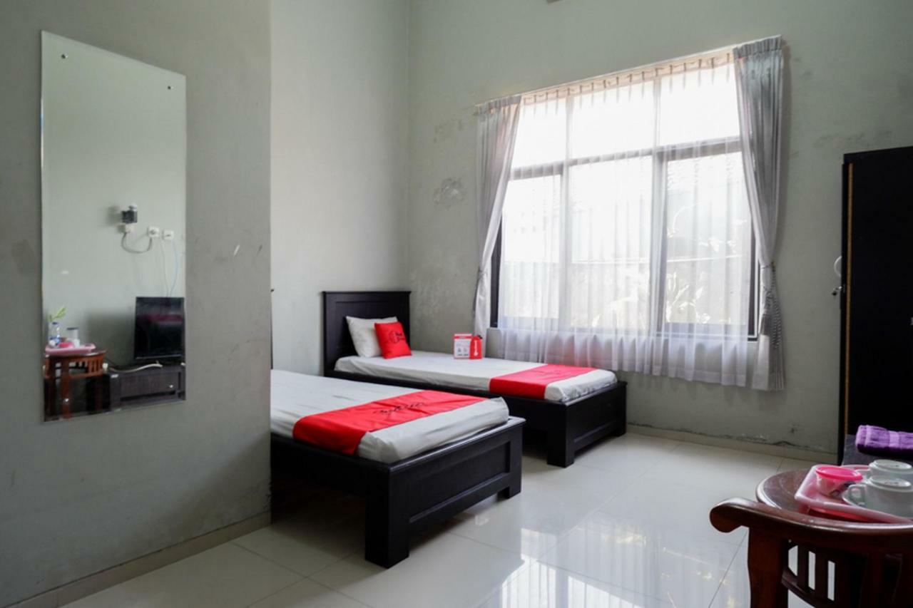 Wisma tamu Reddoorz Syariah Near Menara Kudus