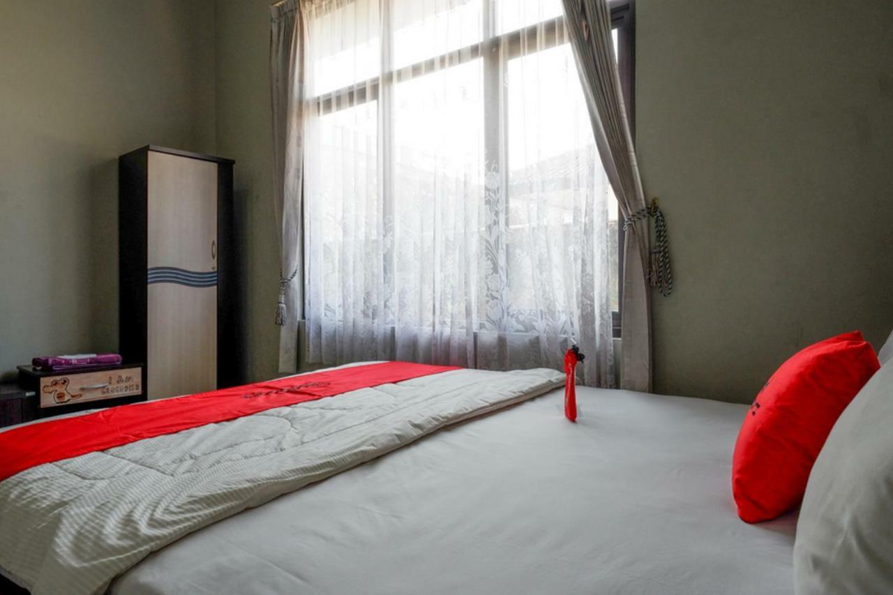 Wisma tamu Reddoorz Syariah Near Menara Kudus